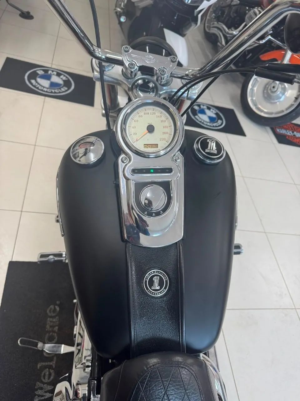 Harley Davidson Dyna Super Glide Custom 2011 - Foto 2