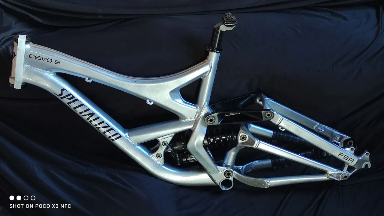 Quadro Specialized Demo 8 + Shox Fox DHX RC4 - Ciclismo - Dias D