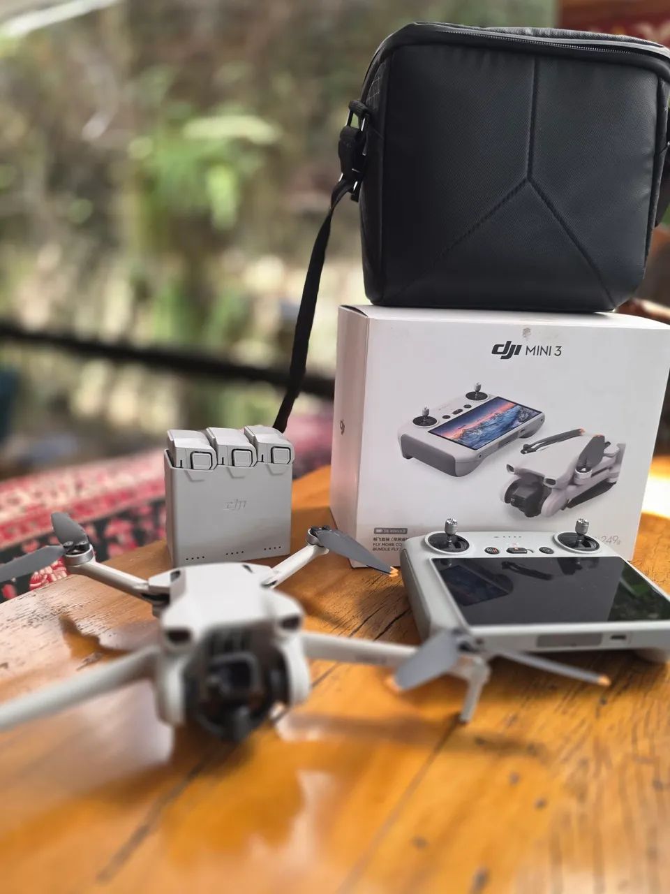 Drone DJI Mini 3 (Combo Fly More) + Controle DJI RC (com tela) - Foto 4