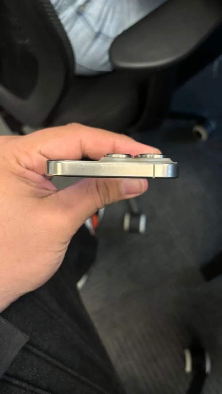 iPhone 16 pro  - Foto 2