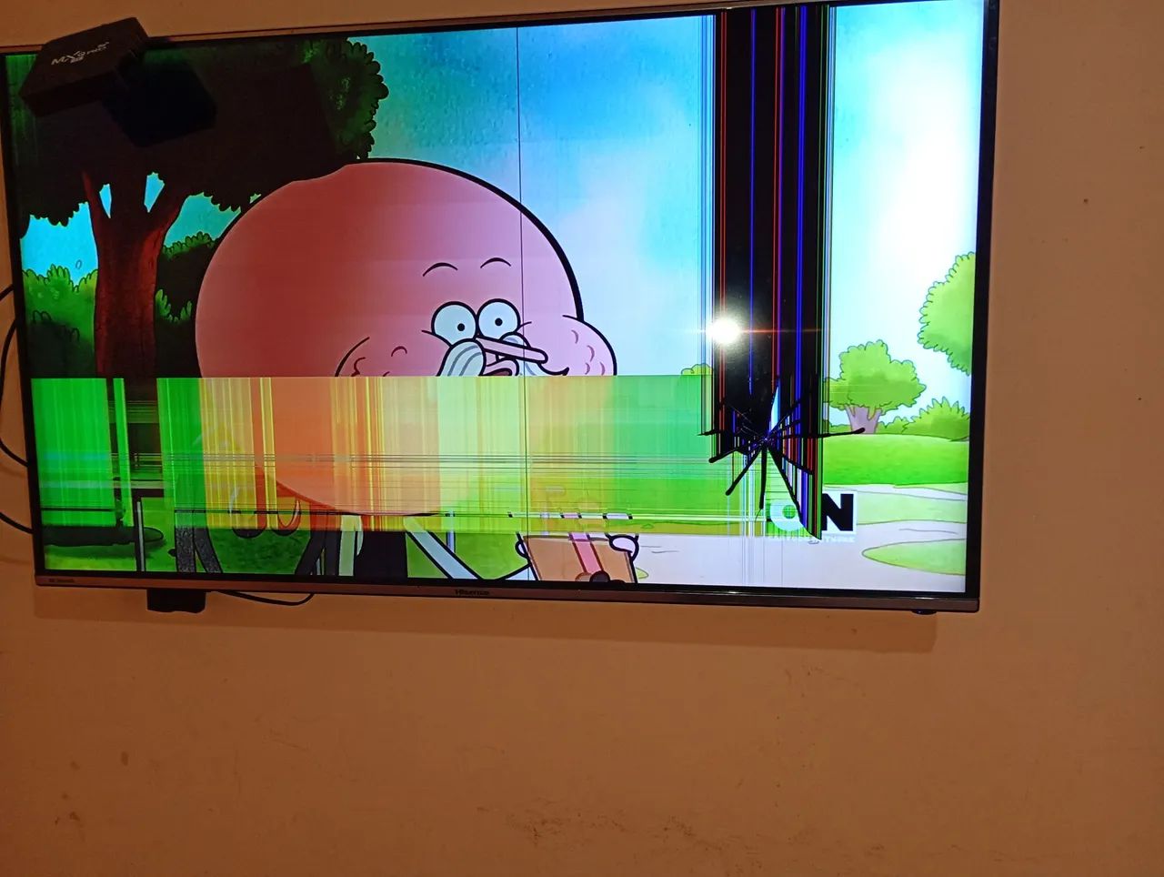 Vendo Tv Hisense 50 polegadas para retirada de peças está com display quebrado  - Foto 3