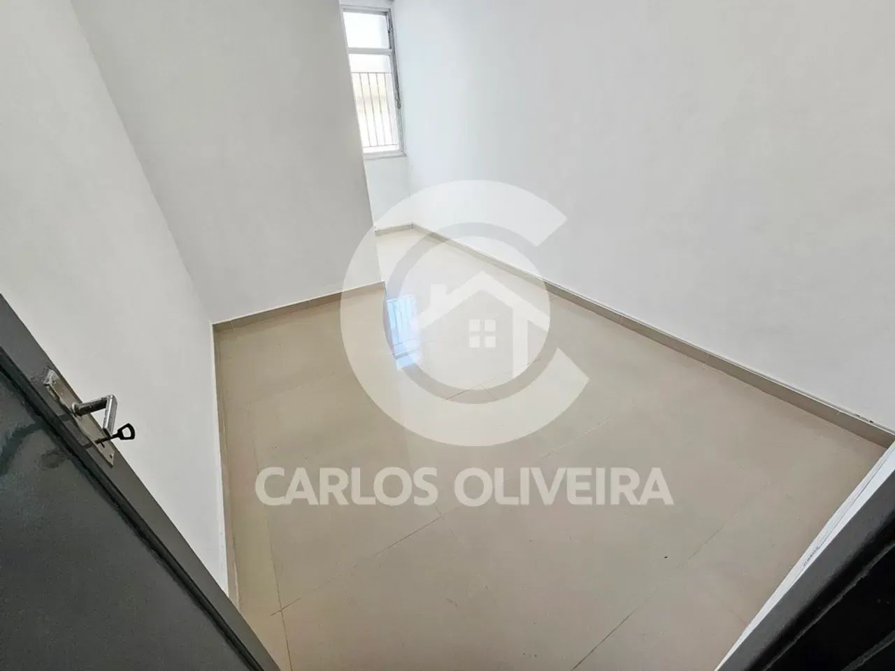 Imóvel para aluguel possui 60m² com 2 quartos e  lance de escada 1 vaga  em Méier  - RJ - Foto 5