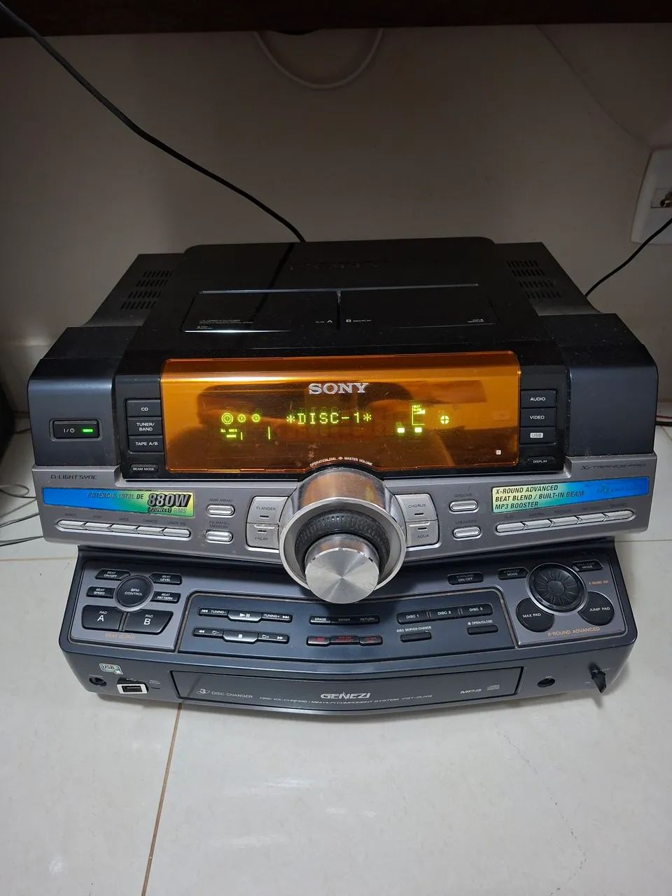 Sony HCD-ZUX9 Sistema de Som Completo - 4 Caixas + 3 CDs + USB