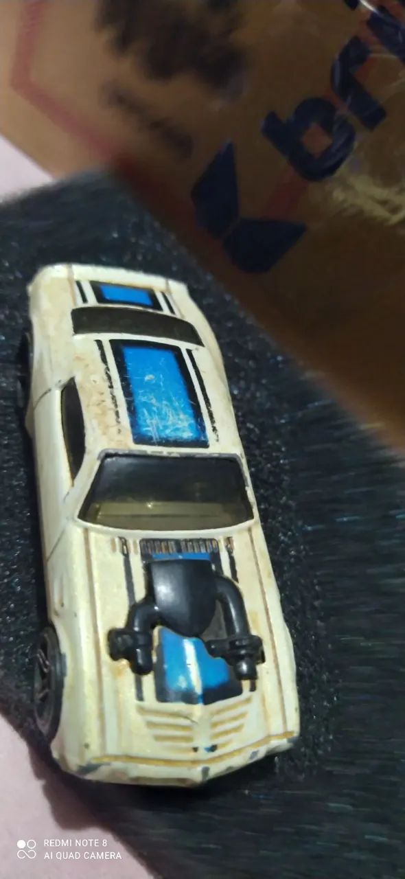 Miniatura Hotwheels usada com arranhões e marcas de uso  - Foto 3