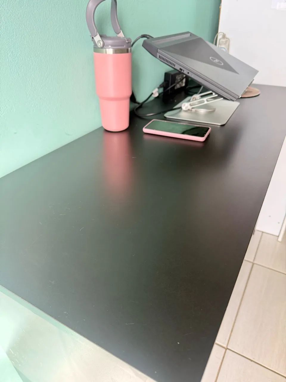 Mesa escritório escrivaninha preta MDP - Foto 3