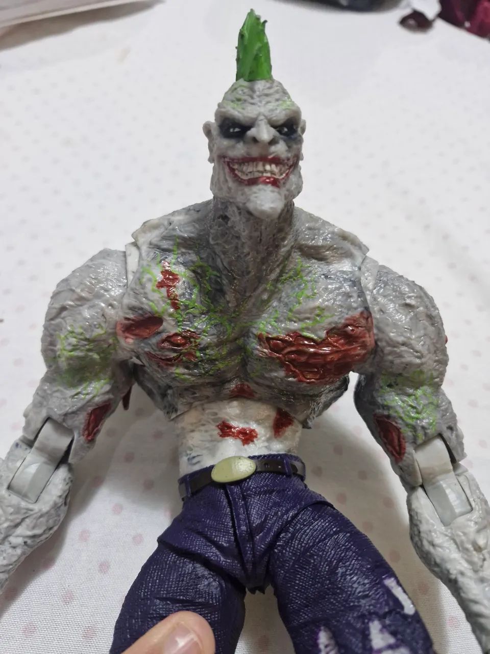 MEGA BONECO DE AÇÃO DC MULTIVERSE - TITAN JOKER - Foto 4