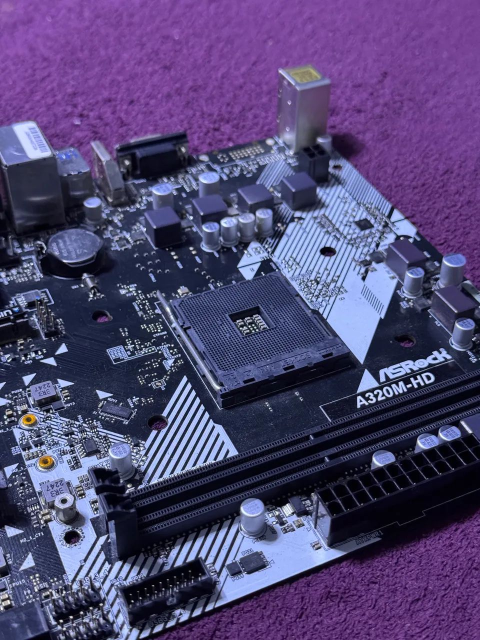 Placa-mãe ASRock A320M-HDV R4.0 ? COM DEFEITO/ PARA REPARO  - Foto 3