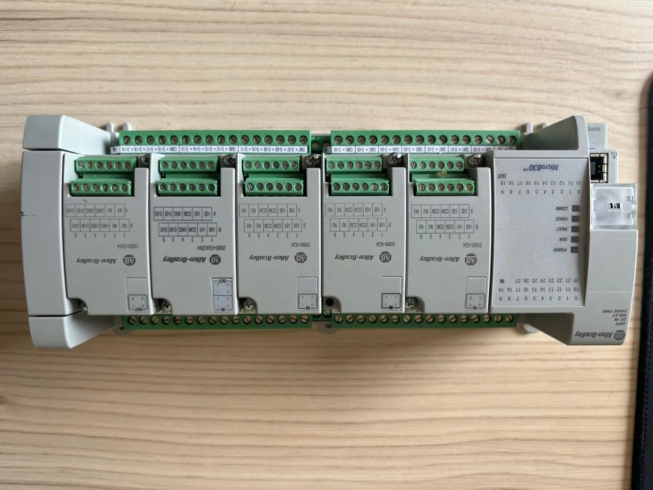 CLP micro 830 Allen Bradley