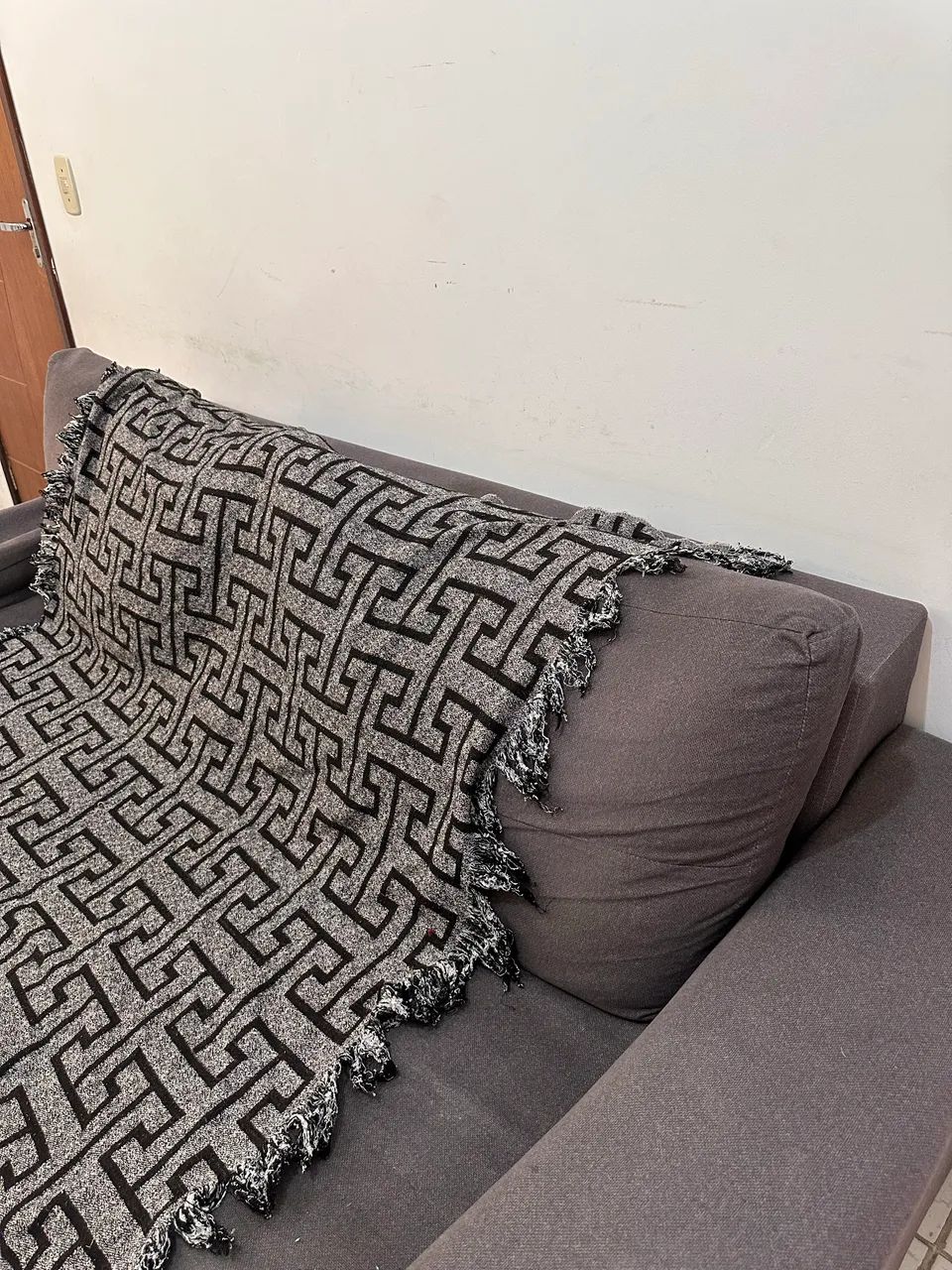 Sofá retrátil cinza - Foto 4