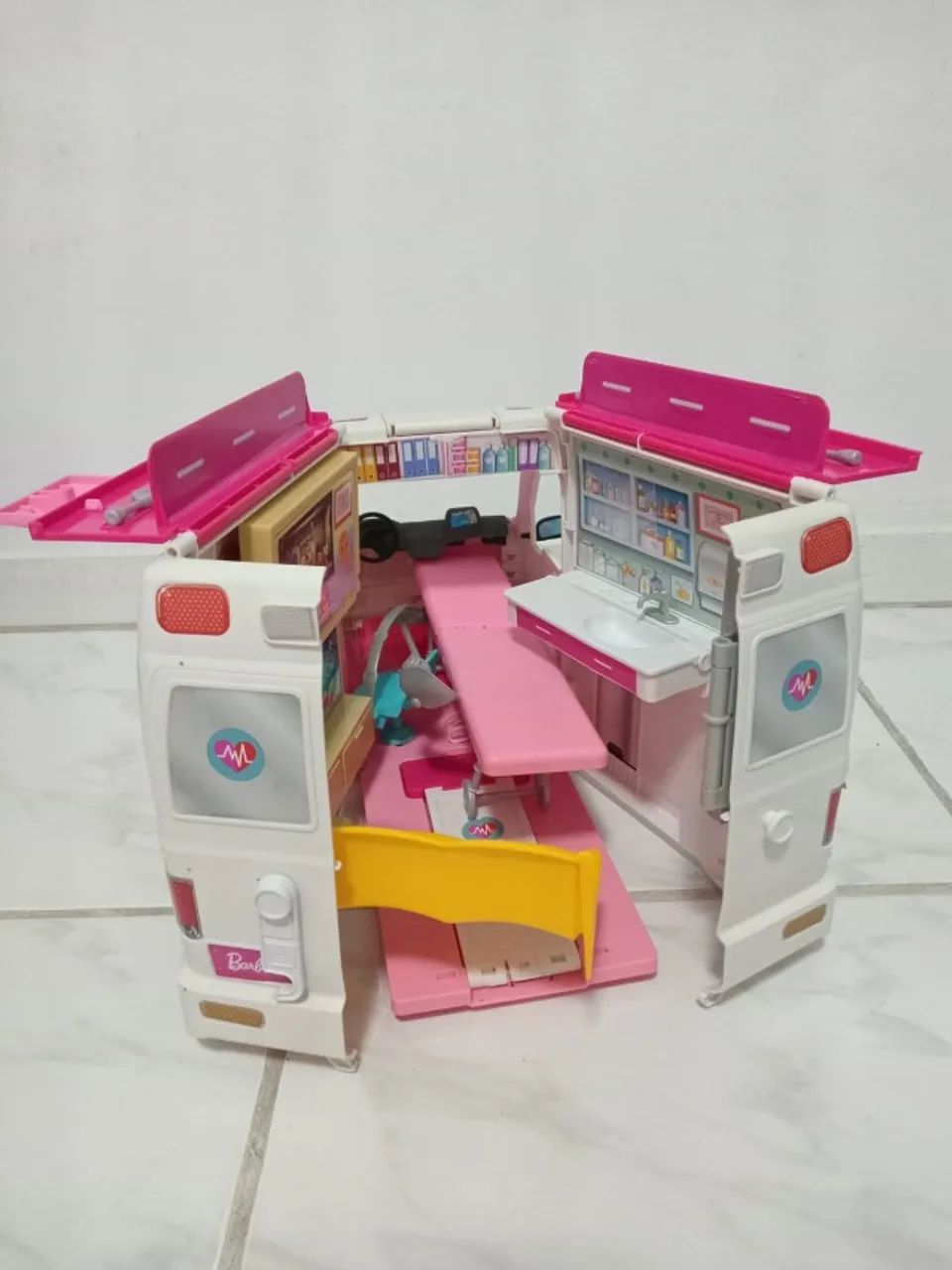 Ambulância da Barbie - Foto 3