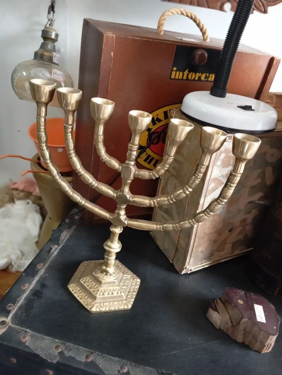 Castiçal israelita Menorah. Em bronze. - Foto 5