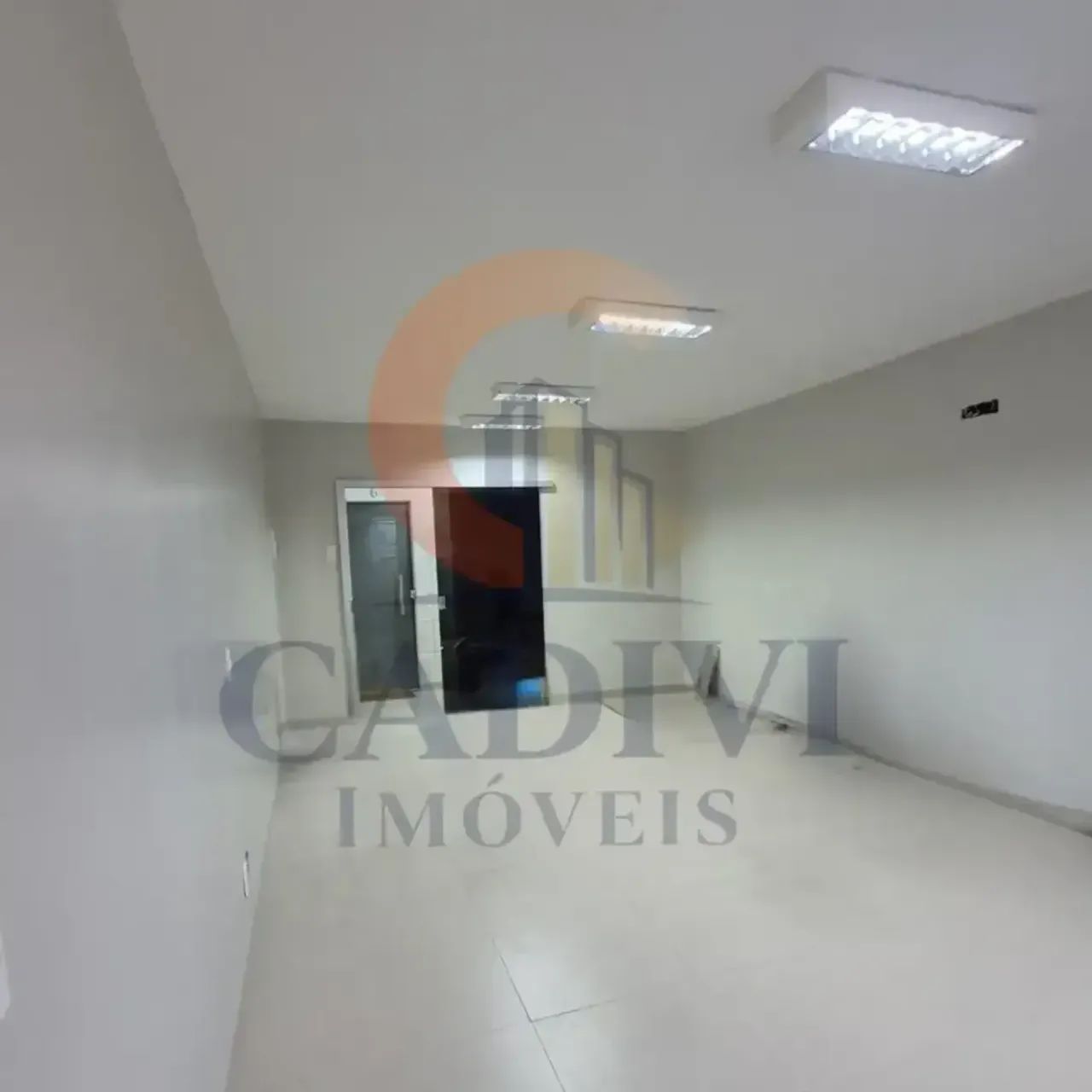 Sala comercial com 1 sala para alugar na Rua 2, 236, Setor Nova Vila, Goiânia - Foto 2