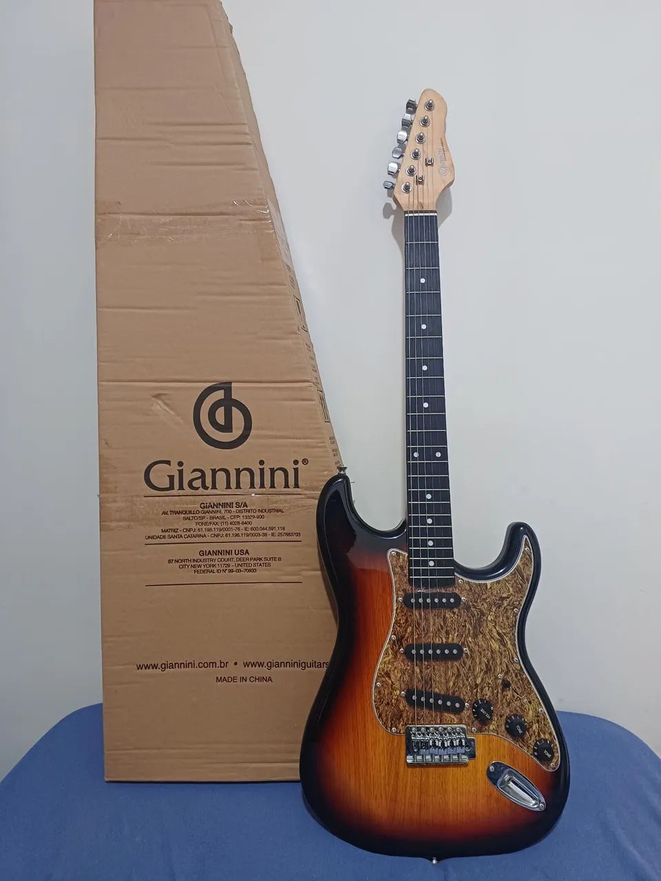 Guitarra elétrica Giannini 