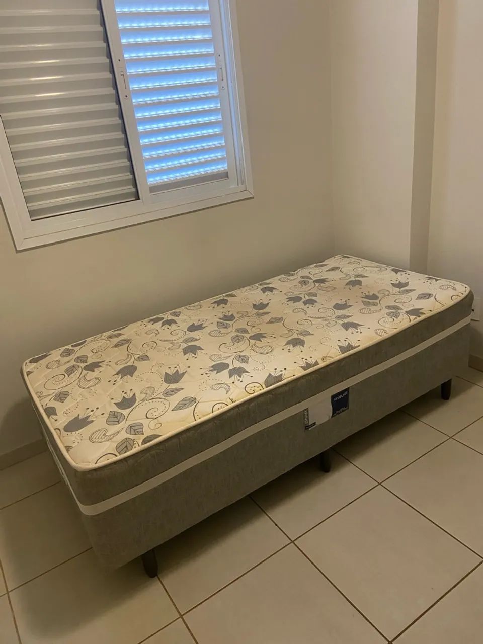 Vendo cama solteiro  - Foto 4