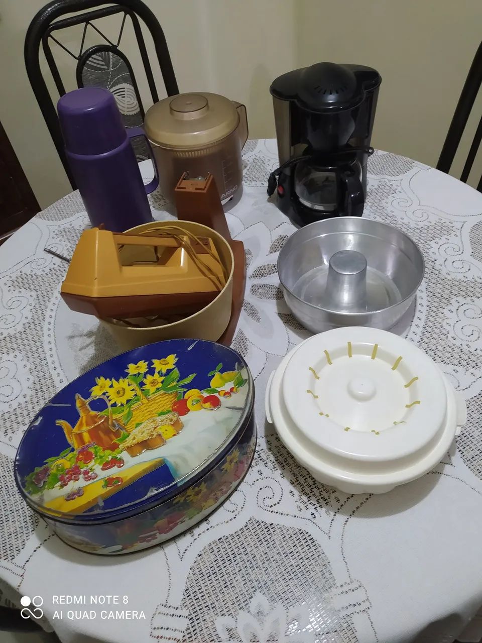 Vendo Batedeira e diversas utilidades 