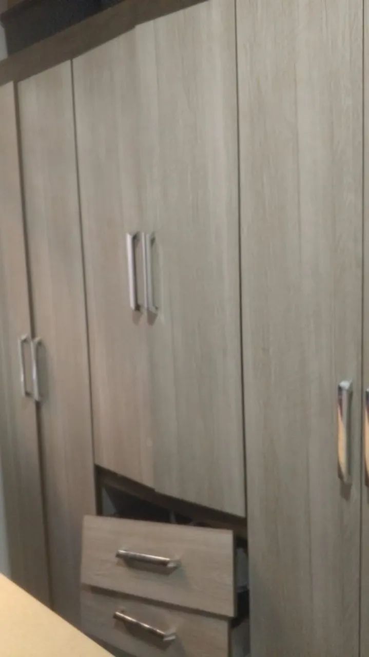 Sofá retrátil e guarda roupa  - Foto 4