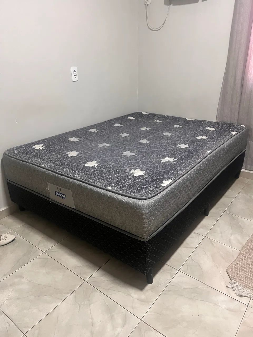 Vende-se cama de casal 
