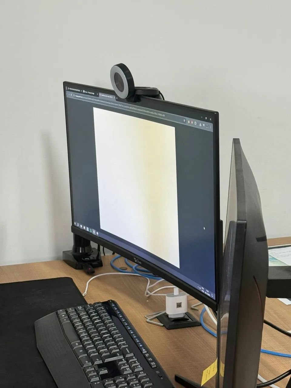 Monitor Duex 27 Pol. 240hz Curvo com defeito! - Foto 2