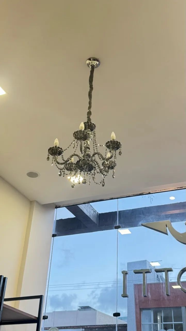 Lustre semi novo