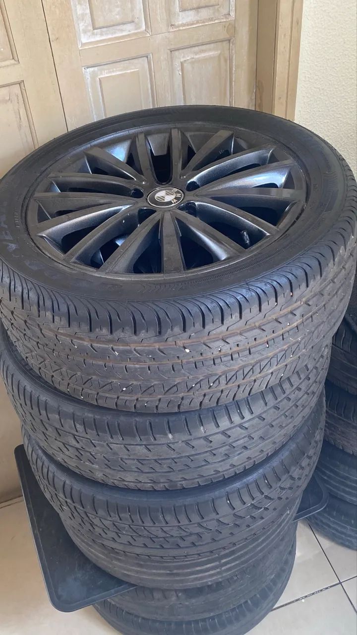 Roda 17 original Jetta tsi - Foto 3