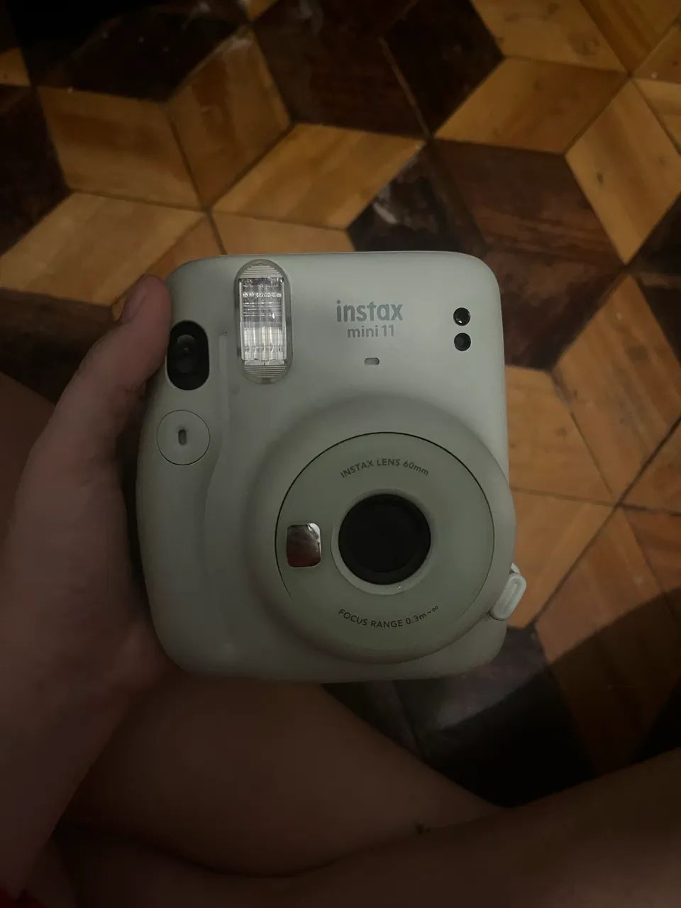 Vendo câmera instax mini 11 nova