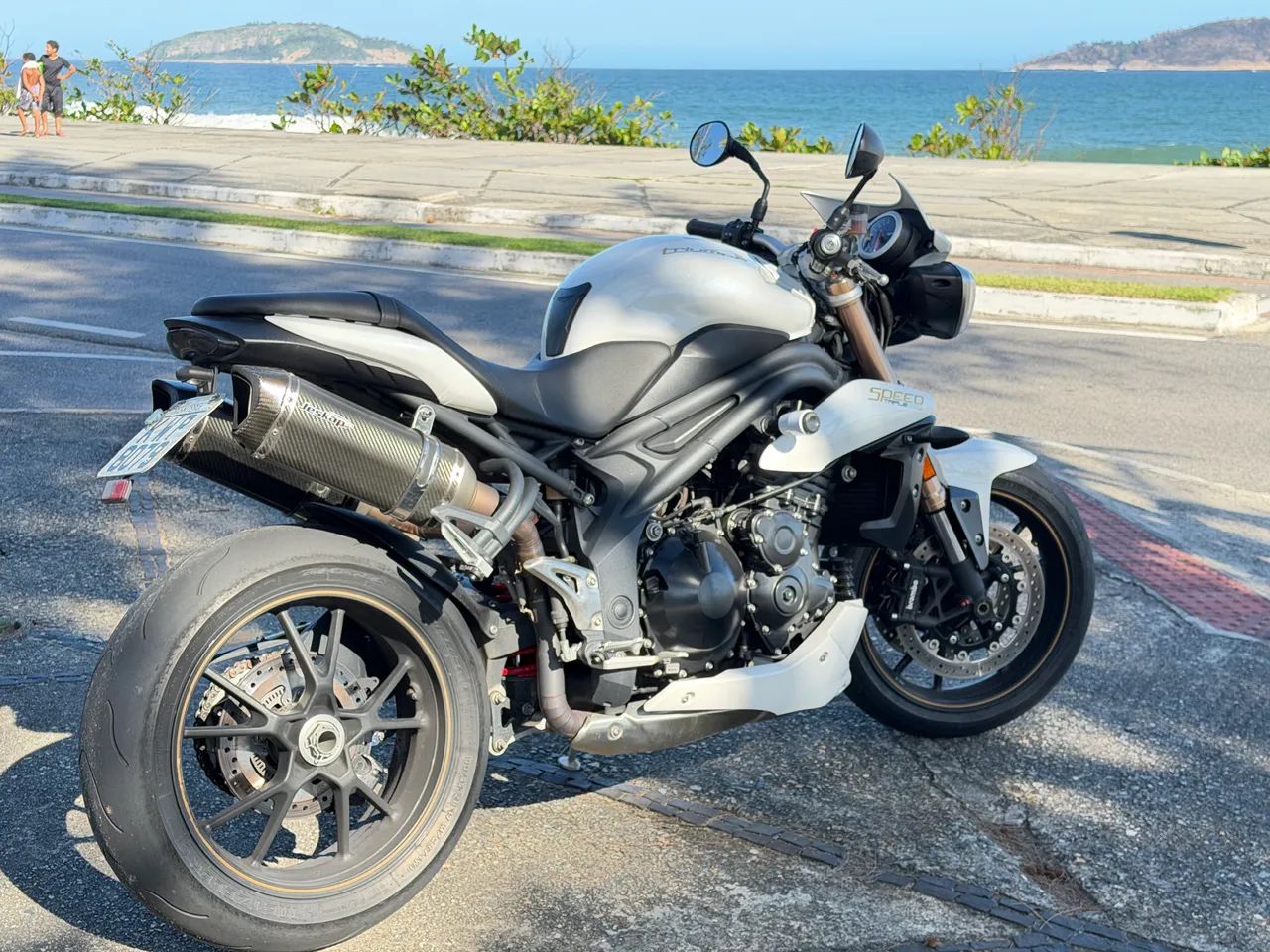 TRIUMPH SPEED TRIPLE 1050 - Foto 3