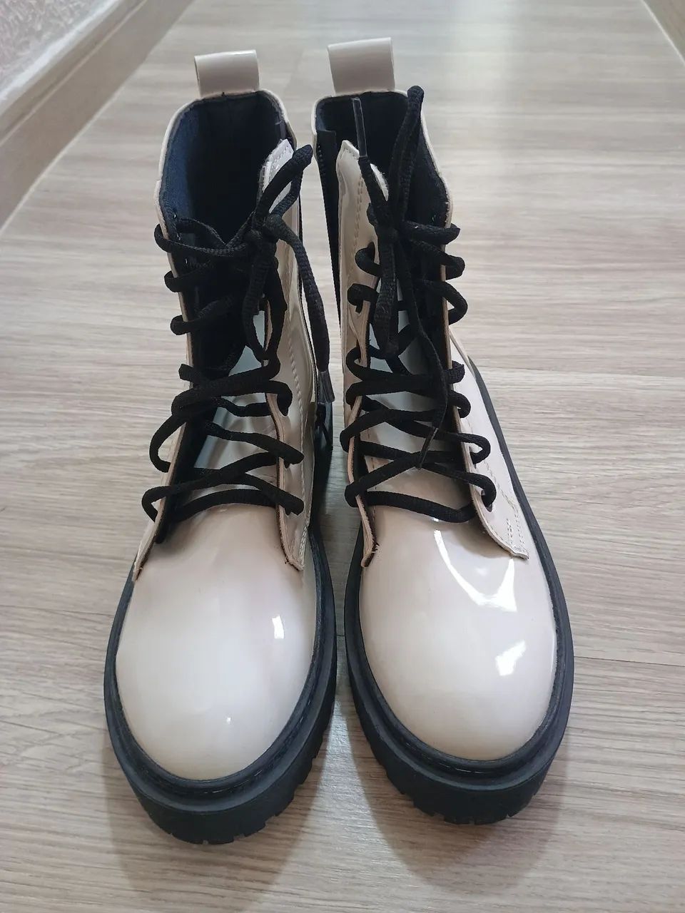 Bota Branca 37 - Foto 2