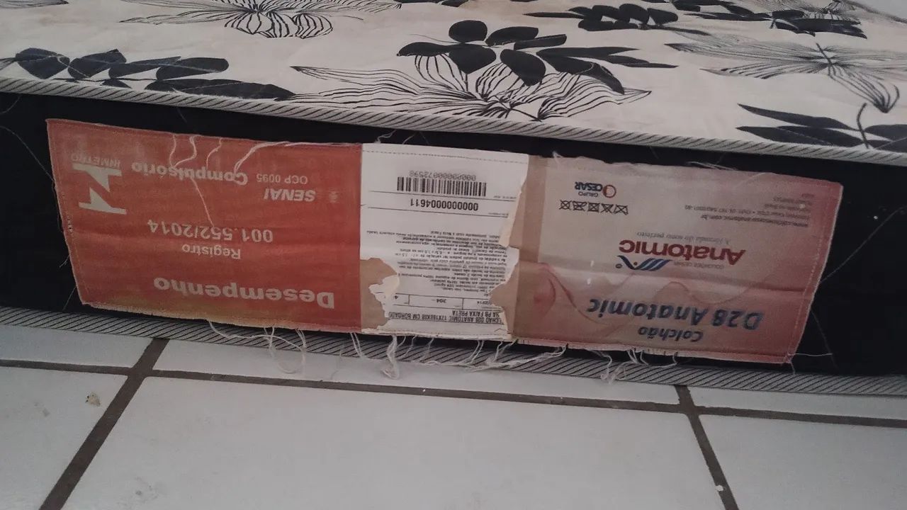 Colchão em bom estado de conservação 
