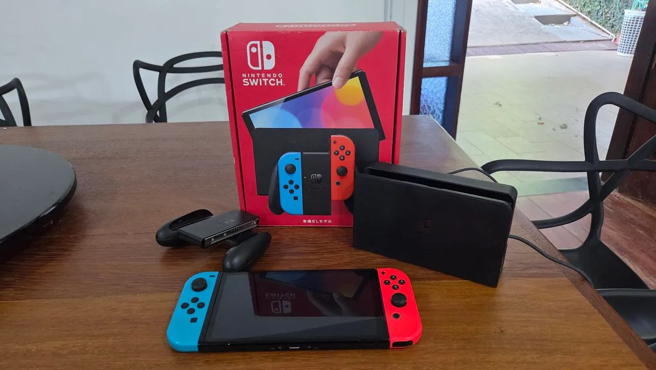 Nintendo Switch OLED.