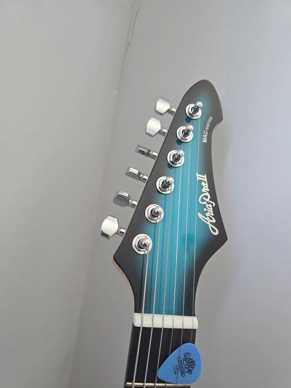 Guitarra Aria Pro ll Mac Std NOVA  - Foto 2
