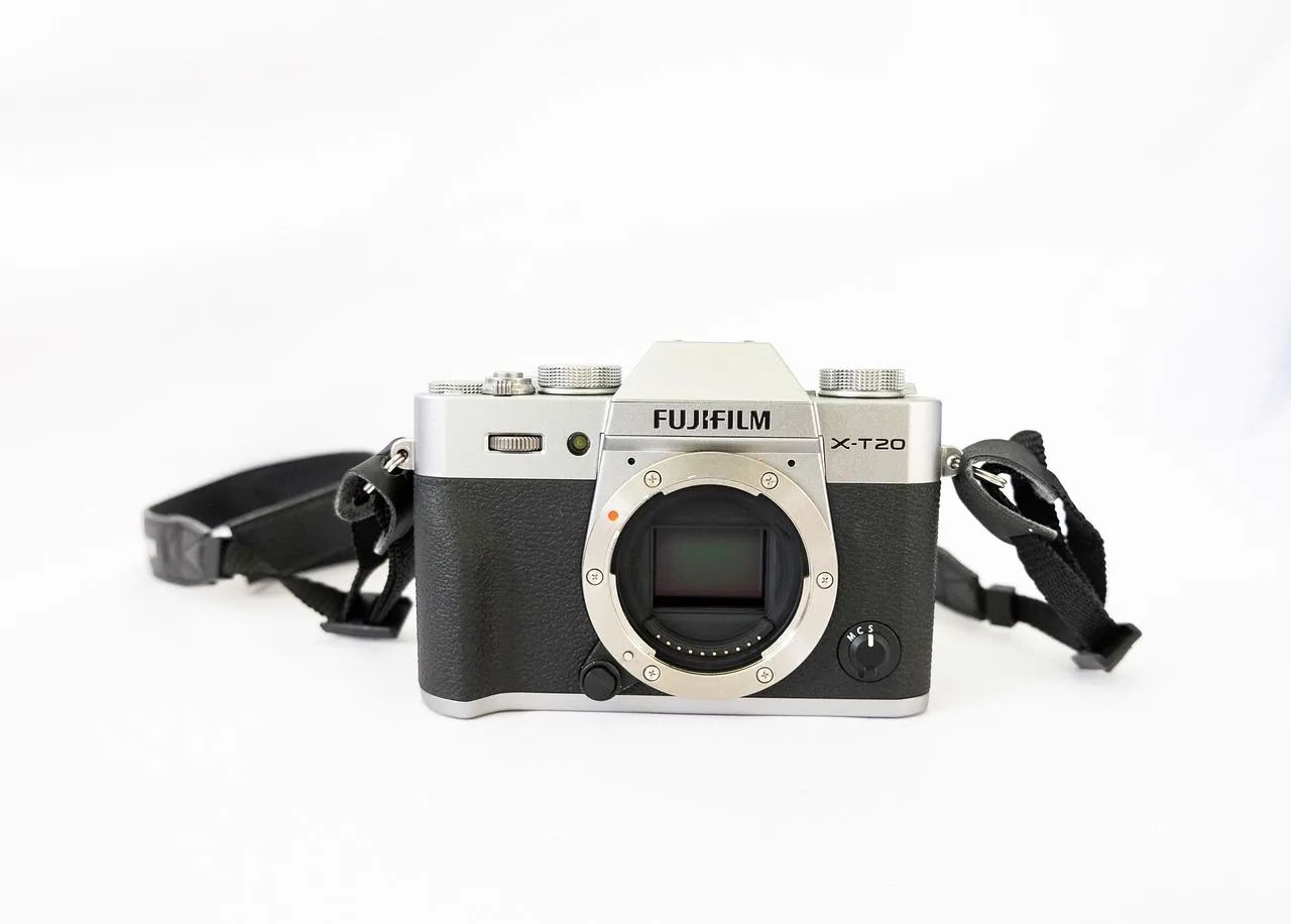 Fujifilm X-T20 Prata + Lente Fujinon 18-55mm + Grip + Bolsa