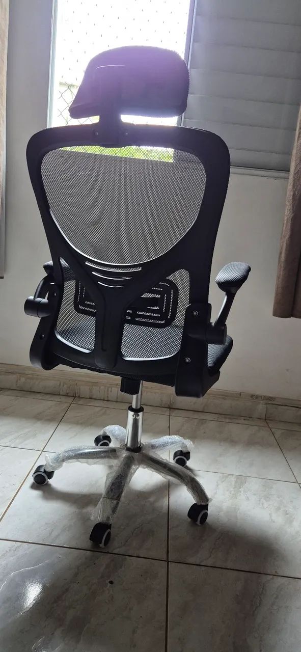 Cadeira de escritório nova (no plástico ainda) - Foto 2