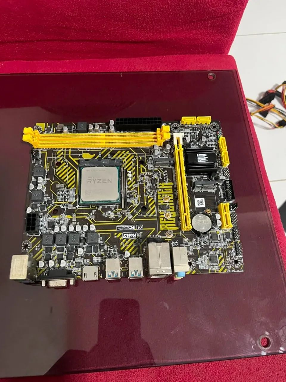 Ryzen 3 2200g + placa mae