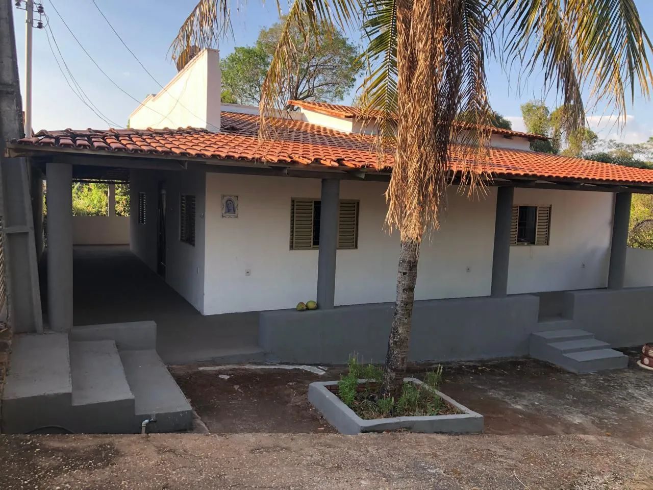 Aluga-se casa 