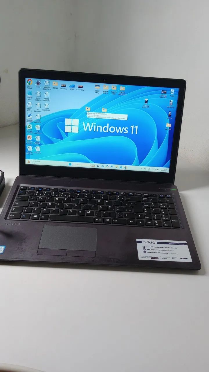 Notebook i7 Intel 8°Geração 8GB SSD 240 Windows 11 Bateria nova