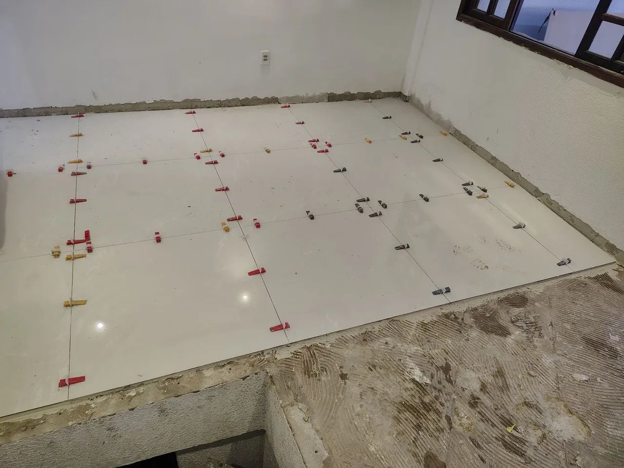 PEDREIRO E AZULEJISTA DISPONÍVEL  - Foto 3
