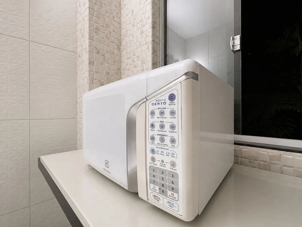 Microondas Eletrolux 31L Branco