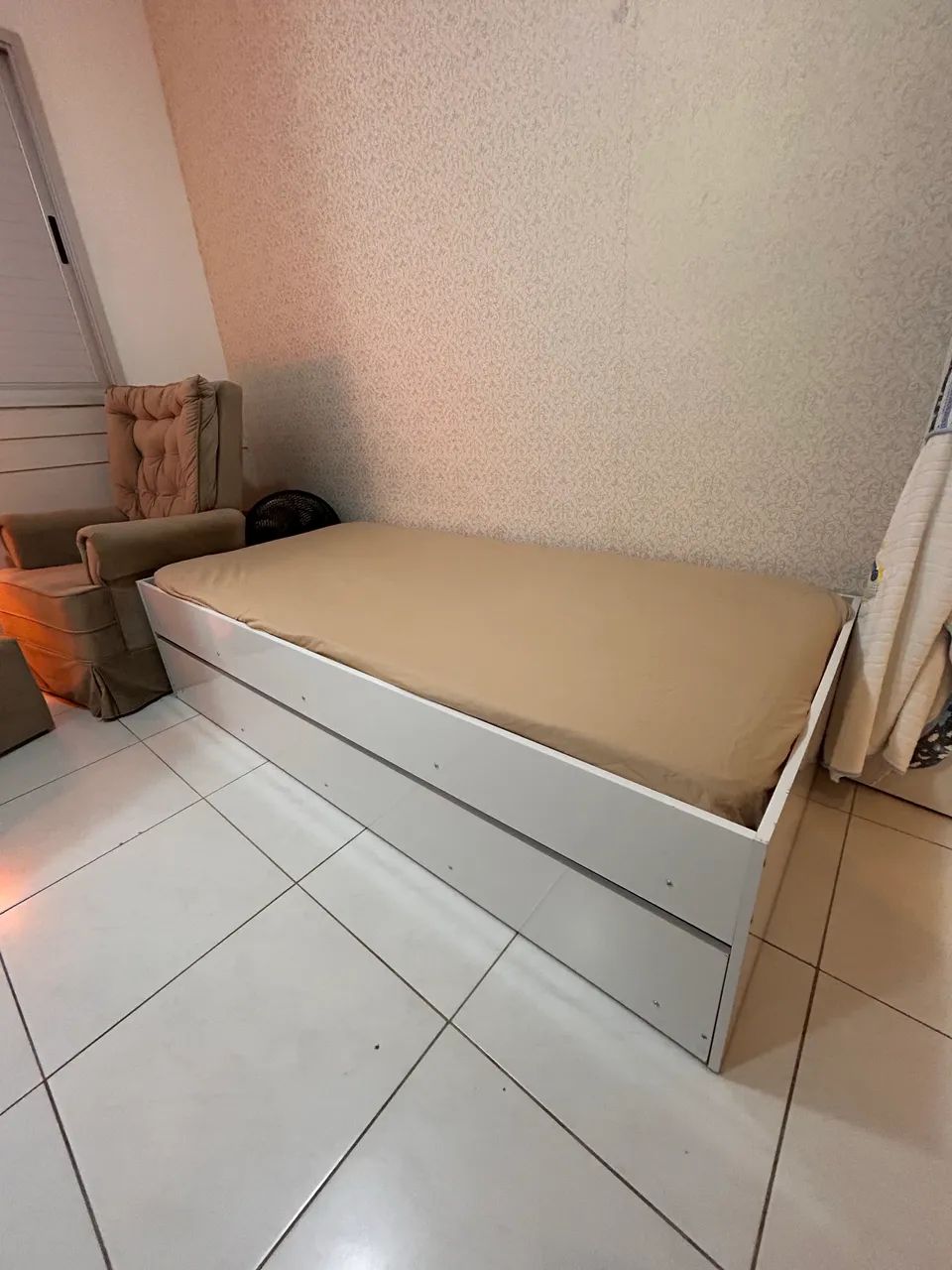 Bicama com 1 colchão 