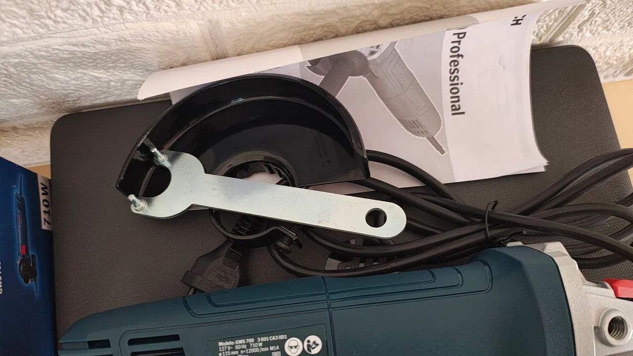 Esmerilhadeira Bosch GWS 700 Bosch Angular 127v - Foto 2