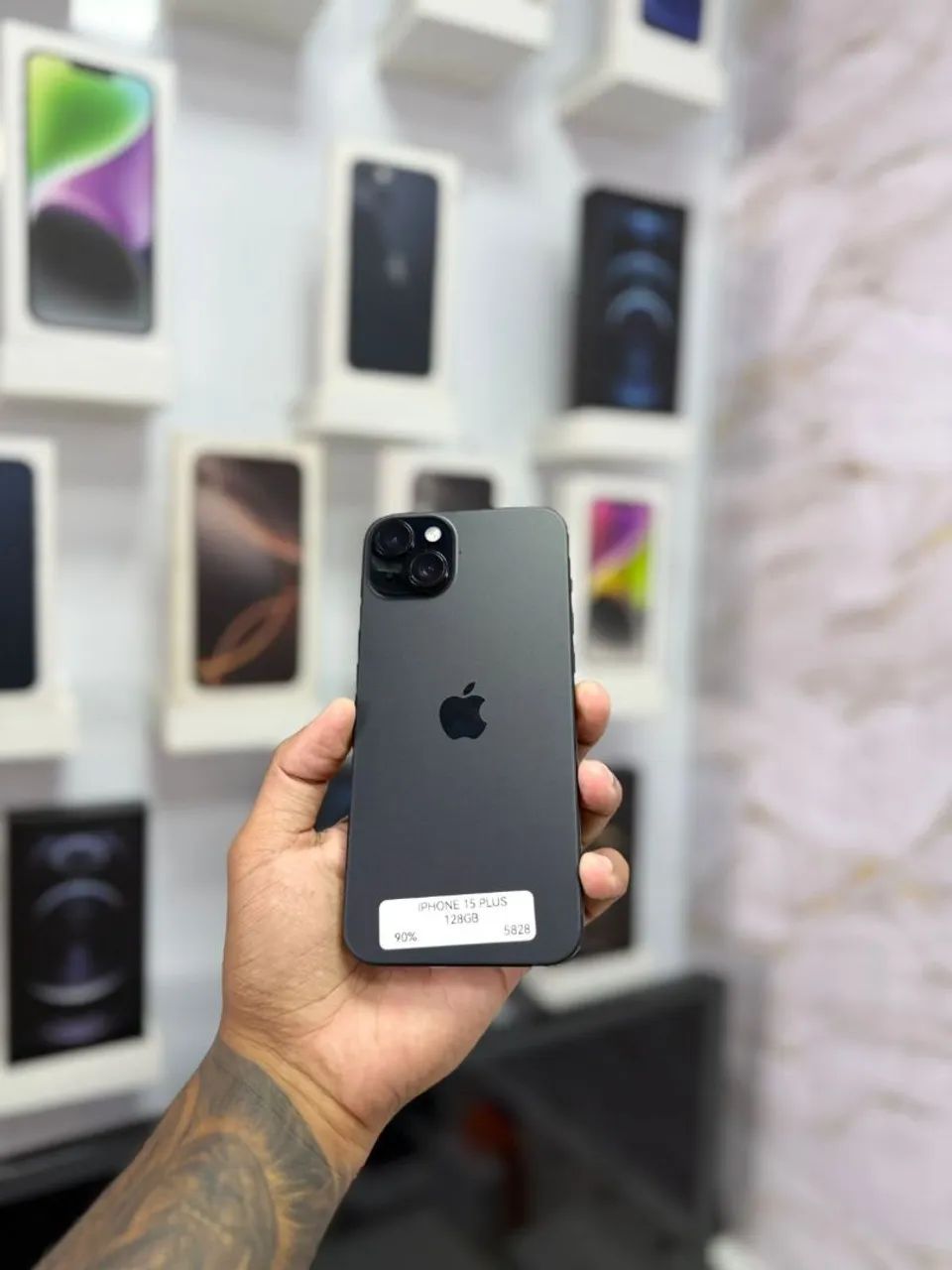 IPHONE 15 PLUS 128GB PRETO<br>R$ 3.399,00