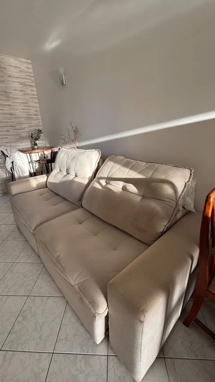 Sofá Retrátil e Reclinável 3 Lugares - Tecido Linho Bege (Impecável!) - Foto 4