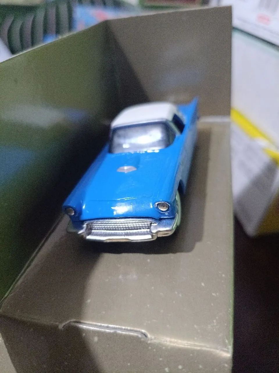 Miniatura ERTL 57 Thunderbird 1:43 Importado - Foto 3