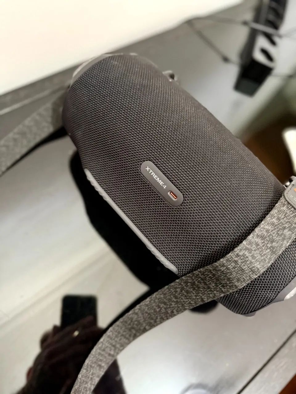 JBL Xtreme 4 Preta com carregador, alça e case - Foto 4