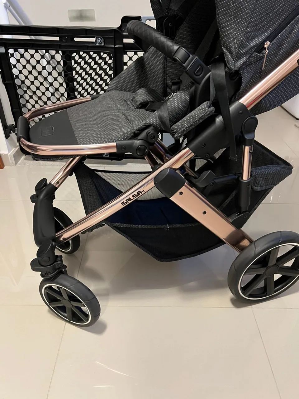 Carrinho de bebê luxo impecável  - Foto 2