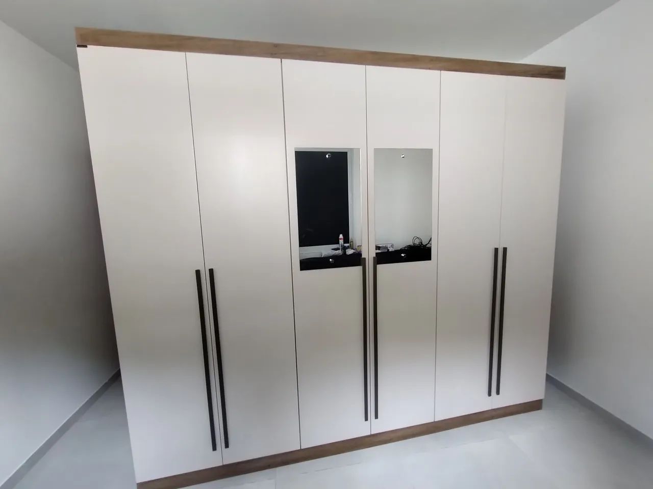 Roupeiro semi novo grande entrega e montagem 