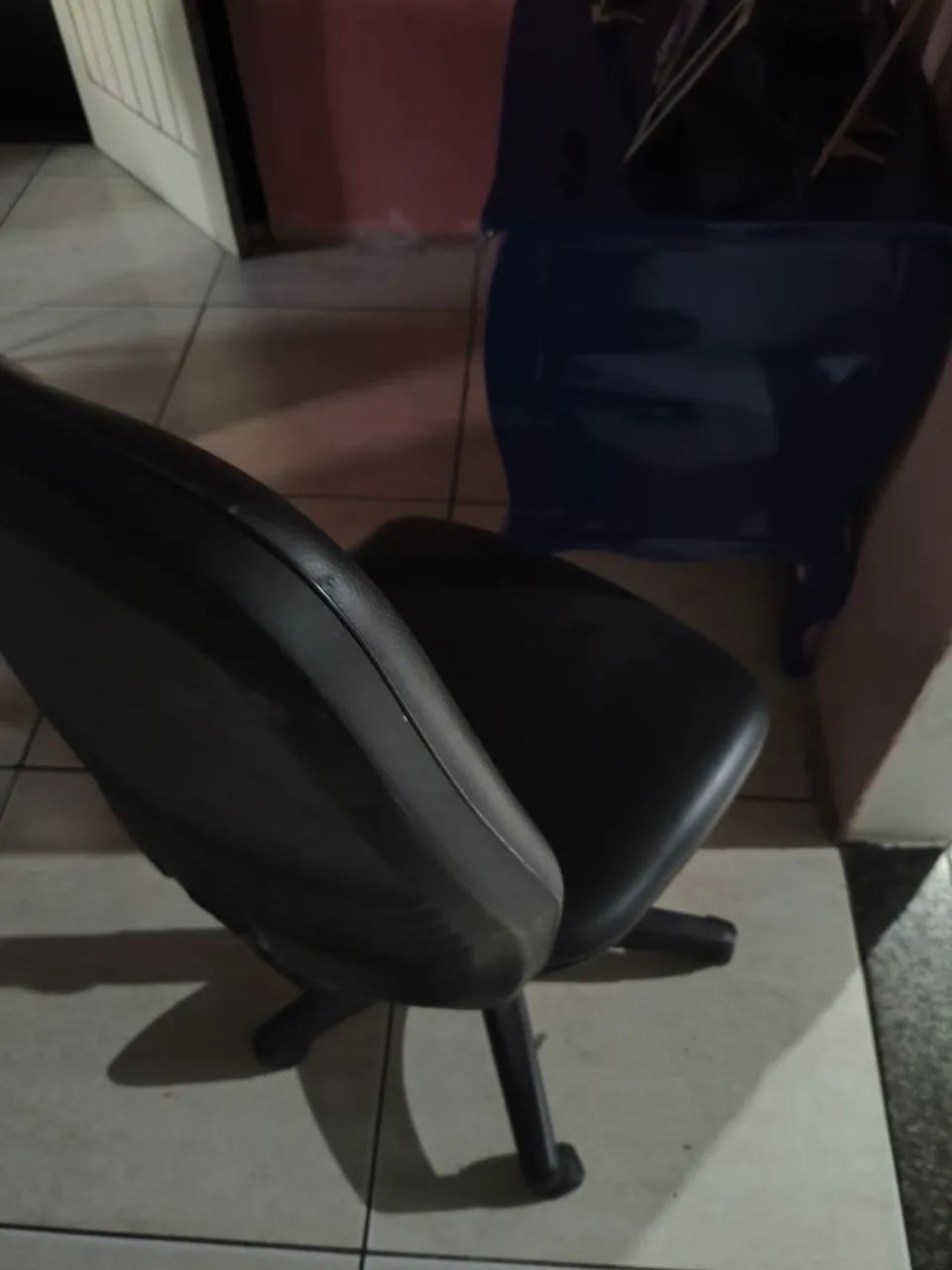 Cadeira de escritório giratória  - Foto 4