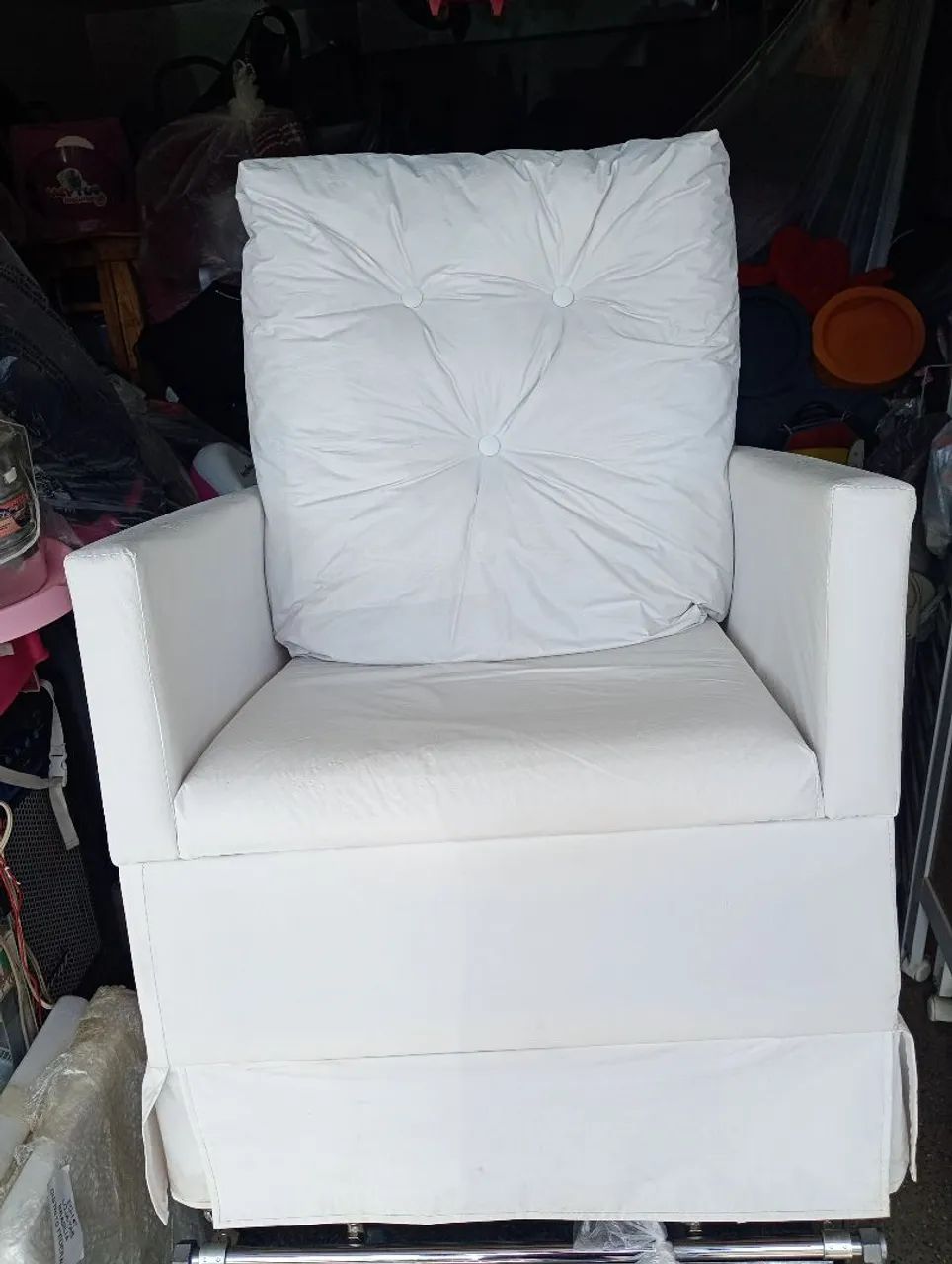 Poltrona no courino branco  - Foto 2