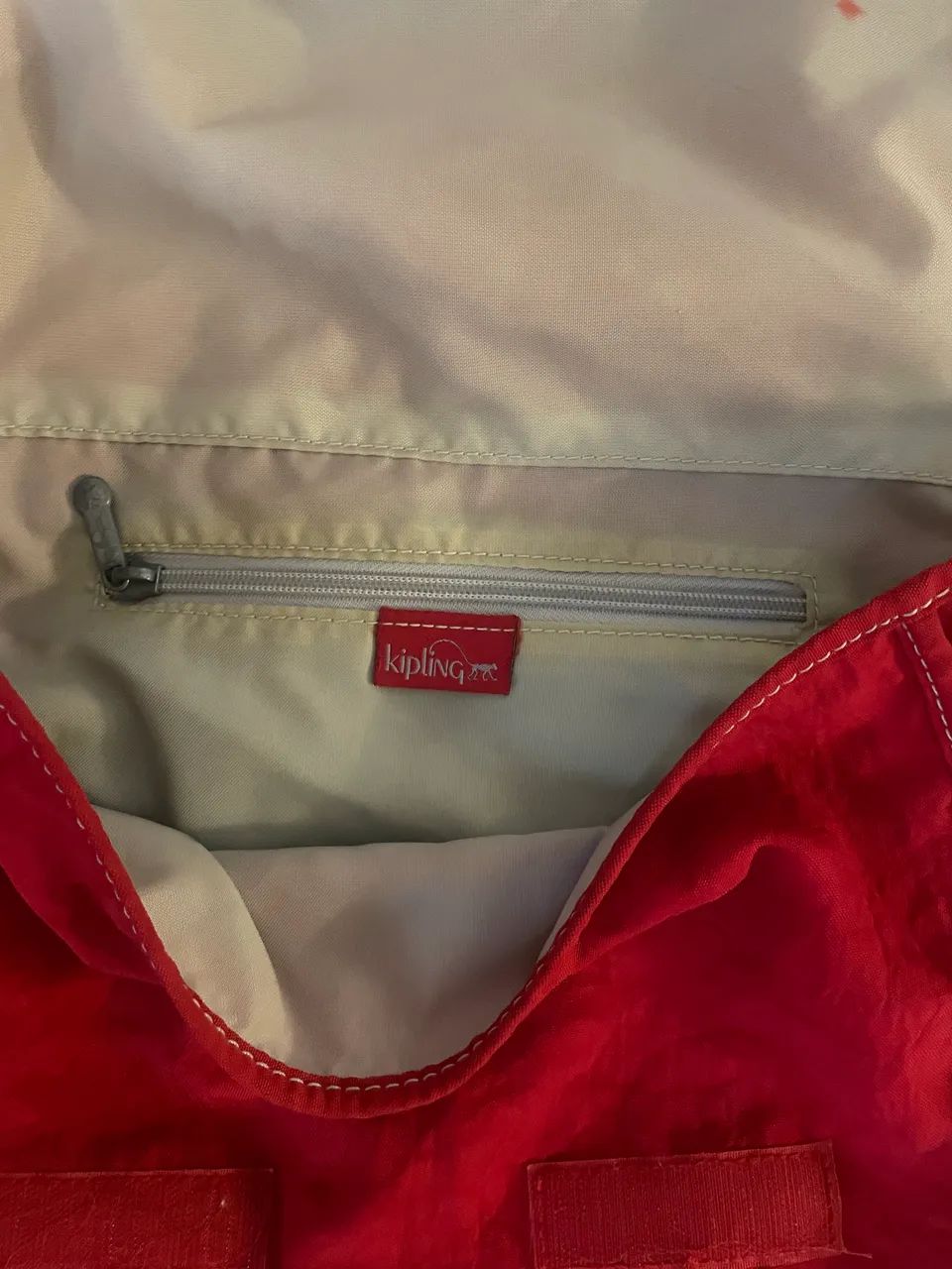 Bolsa Kipling Original vermelha  - Foto 3