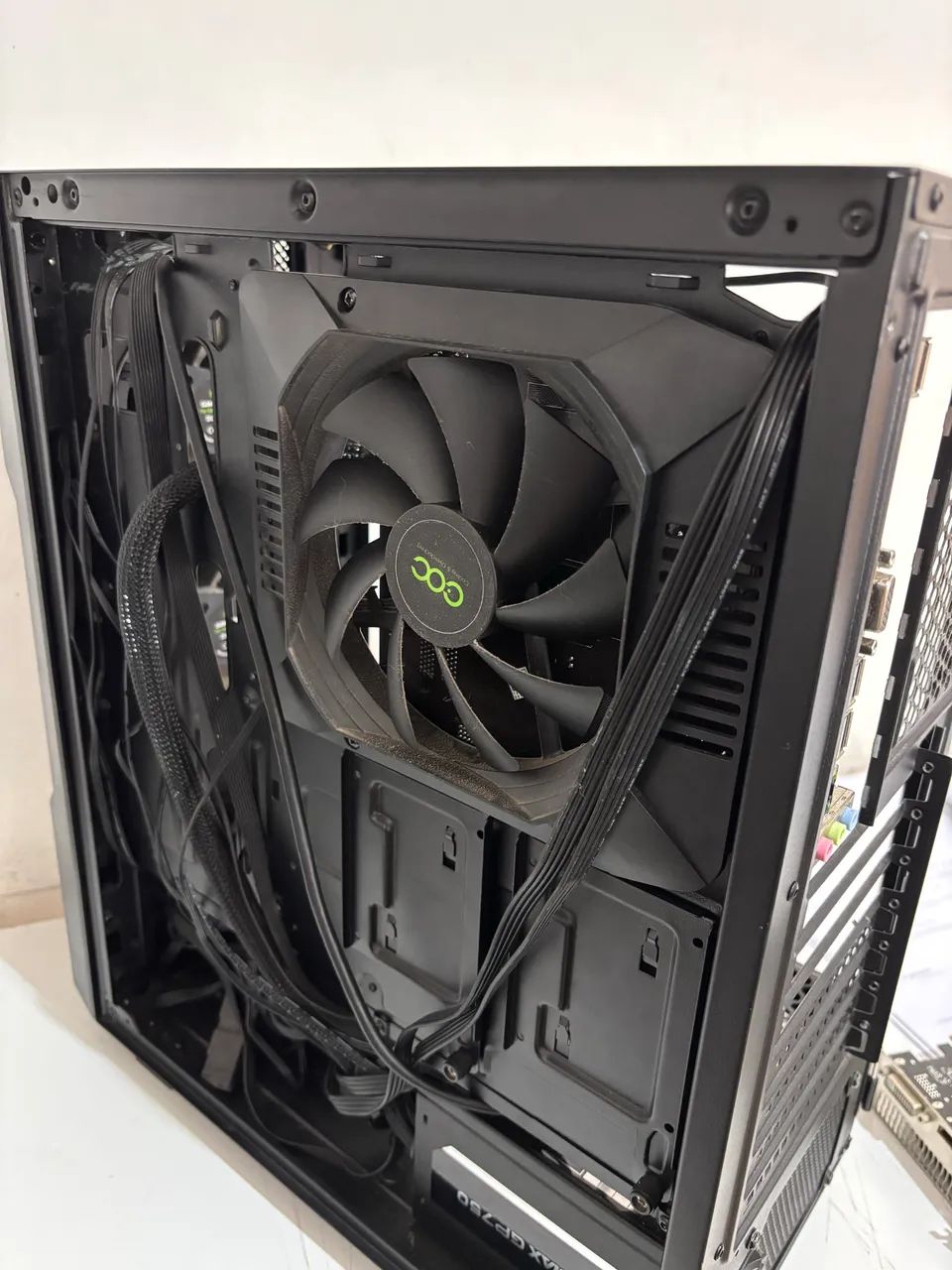 Gabinete gamer rgb  - Foto 4