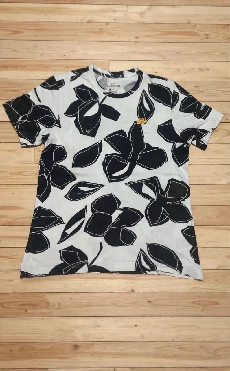 Camiseta Nike Floral 
